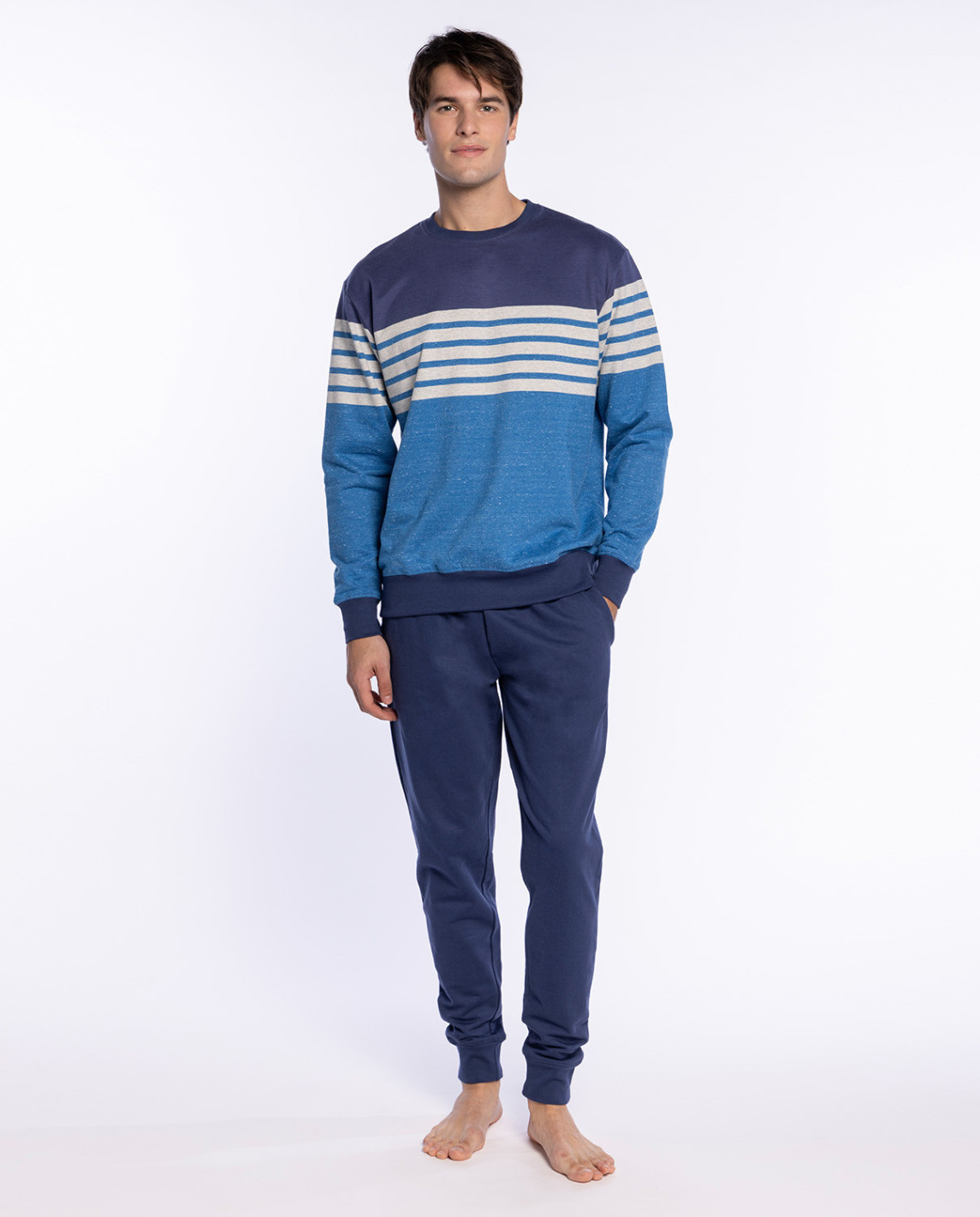 pijama-largo-de-felpa-con-rayas-refinement Pijama Punto Blanco 3468970