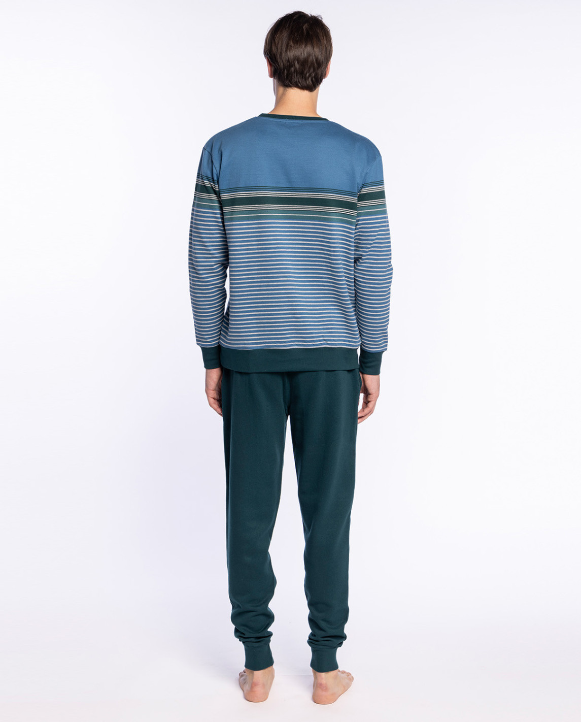 pijama-largo-de-felpa-con-rayas-versatility (4) Pijama Punto Blanco 3470070