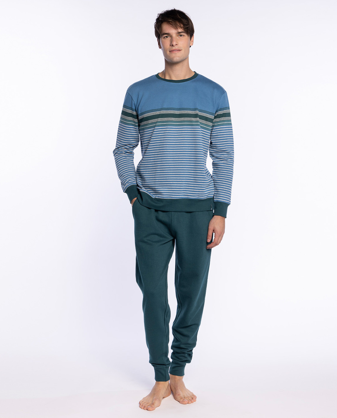 pijama-largo-de-felpa-con-rayas-versatility Pijama Punto Blanco 3470070