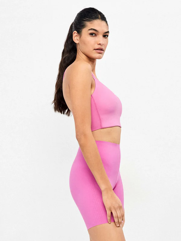 legging-biker-realizado-en-tejido-moldeador-que-define-y-estiliza1765281252461805410_f1aaf4fa-c15e-4e3b-86af-a7b0d4e5e365