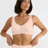 Bralette Sloggi ZERO Feel 10217728 sin costuras color nude, vista frontal