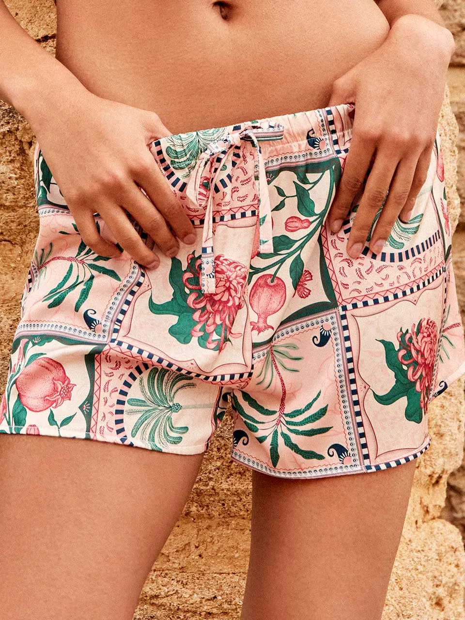 short-saten-estampado-mosaico-floral-tropical1749198651477417265
